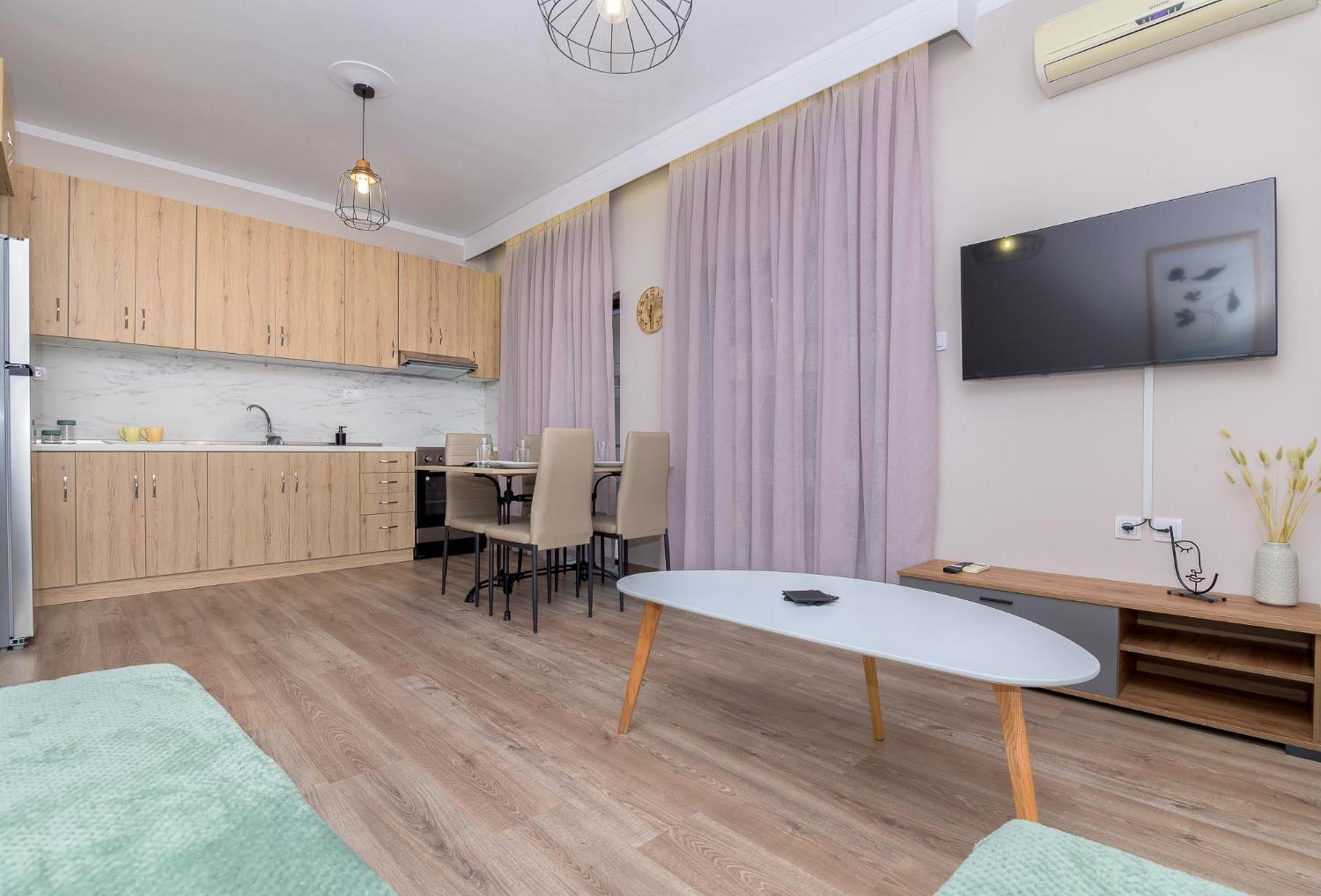 Deluxe Central 2 Bdr Apartment Александроуполис Экстерьер фото